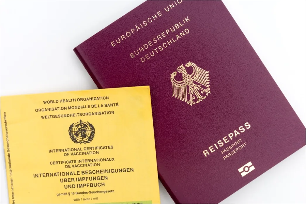 Haendedruck Bei Zertifikatsuebergabe Nahaufnahme Foto Fcbe