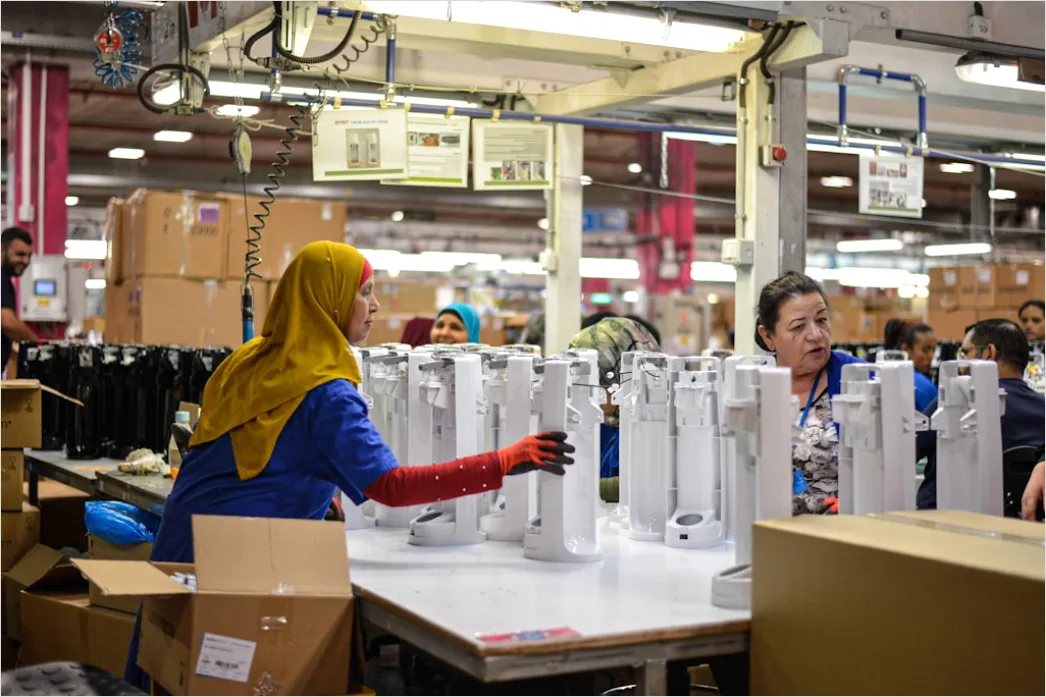 Industrieroboter Beim Verpacken Von Produkten Foto 3dfa