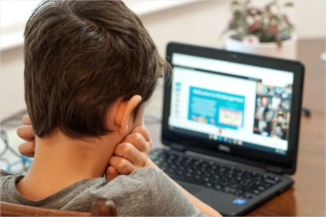 Maschinelles Lernen Auf Computerbildschirm Foto