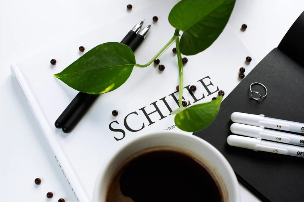 Detail Notizbuch Mit Lernnotizen Und Kaffeefleck Foto Number 8