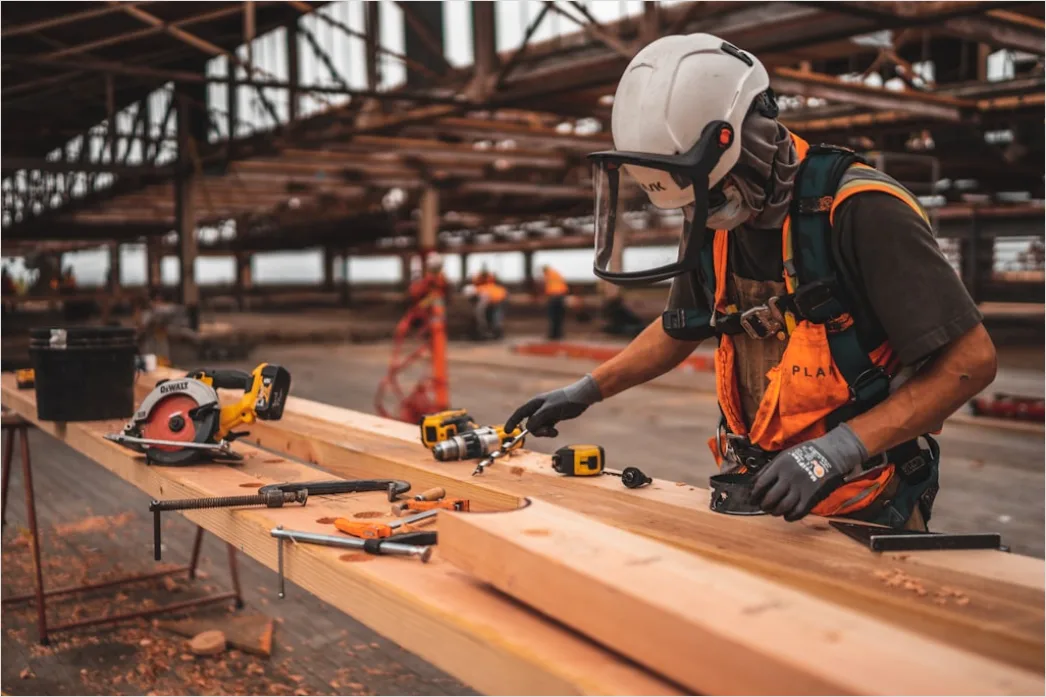 Arbeiter Montiert Elektronische Bauteile Foto Eb39