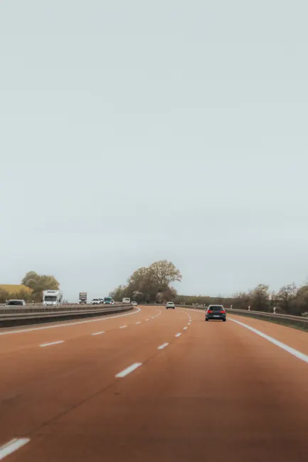 Auto Auf Deutscher Landstrasse Foto B71e