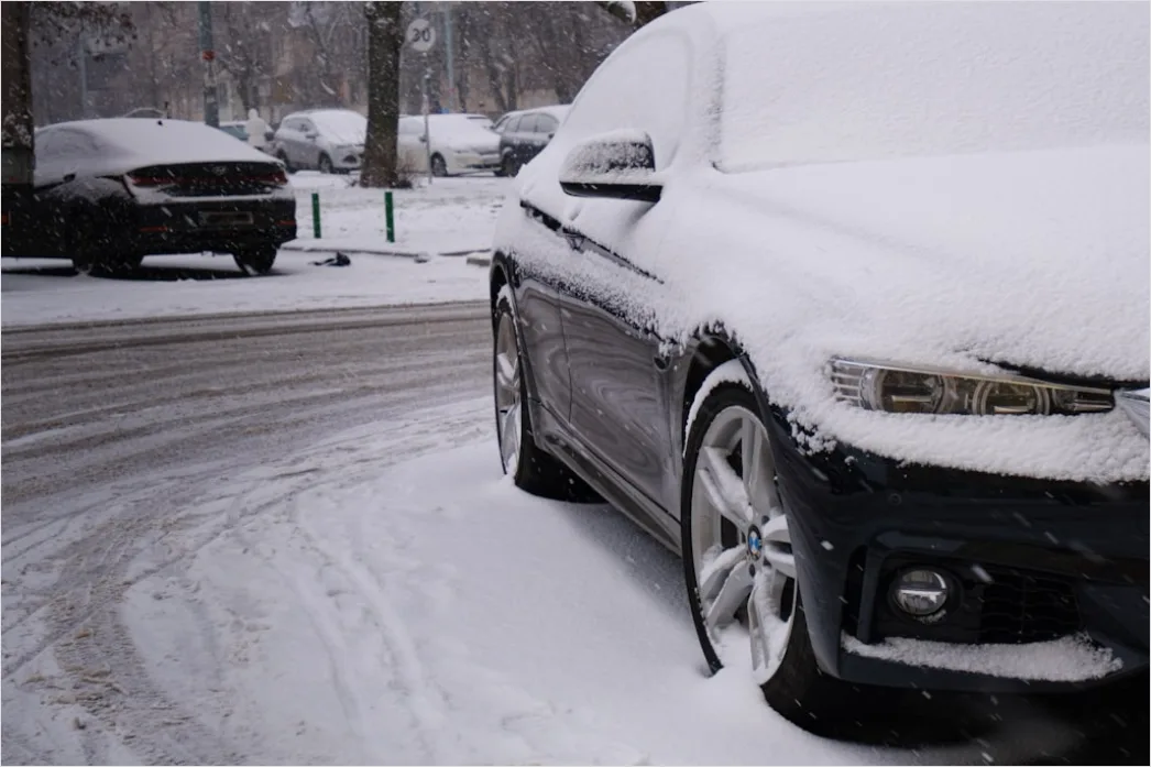 Detail Auto Mit Schneeketten Im Winter Bild Number 2