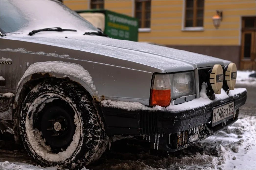 Detail Auto Mit Schneeketten Im Winter Bild Number 16