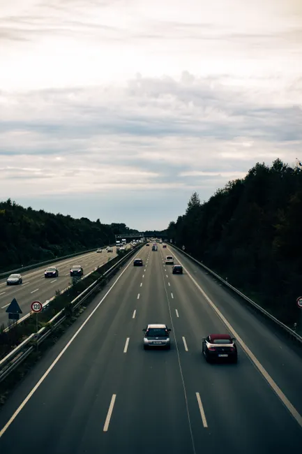 Detail Autobahn Im Winter Mit Auto Bild Number 12