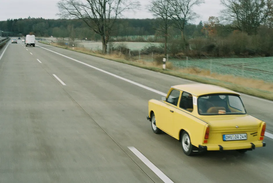 Detail Autobahn Im Winter Mit Auto Bild Number 4