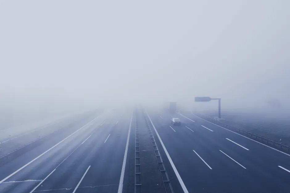 Detail Autobahn Im Winter Mit Auto Bild Number 8
