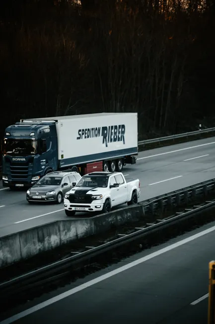 Detail Autobahn Im Winter Mit Auto Bild Number 10