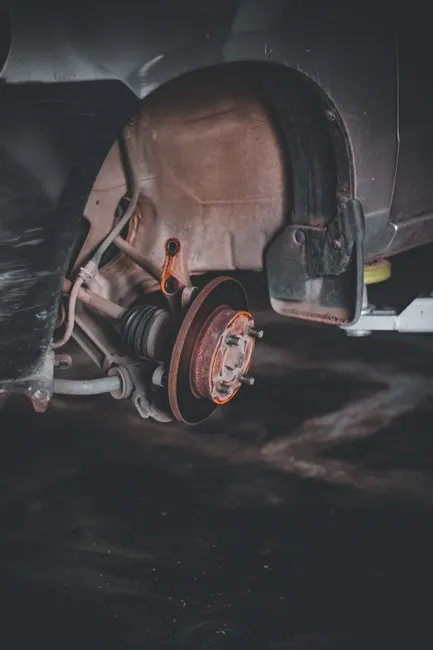 Bremsen Reparatur In Autoreparaturwerkstatt Bild B557