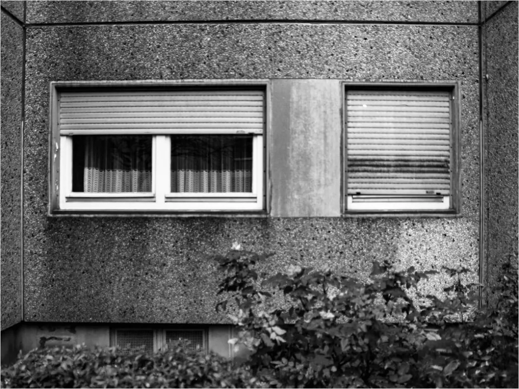 E Roller Vor Moderner Architektur Bild 77cc