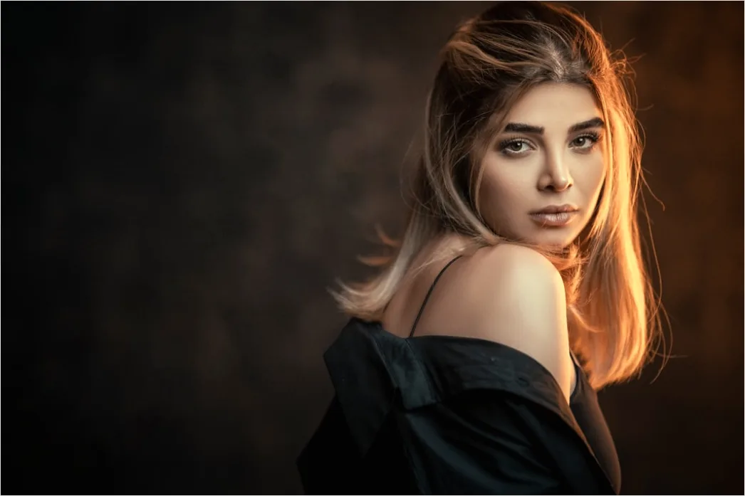 Elegantes Frauenportraet Im Studio Foto 9e95