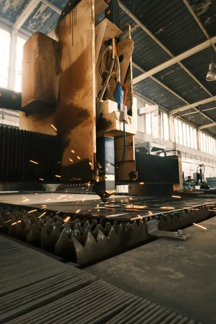 Grosse Industriemaschine In Werkhalle Foto 0e77