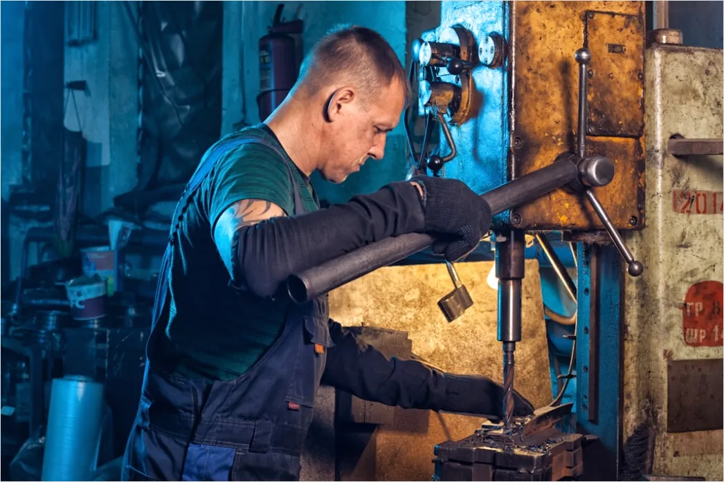 Industriearbeiter Bei Technischer Reparatur Foto