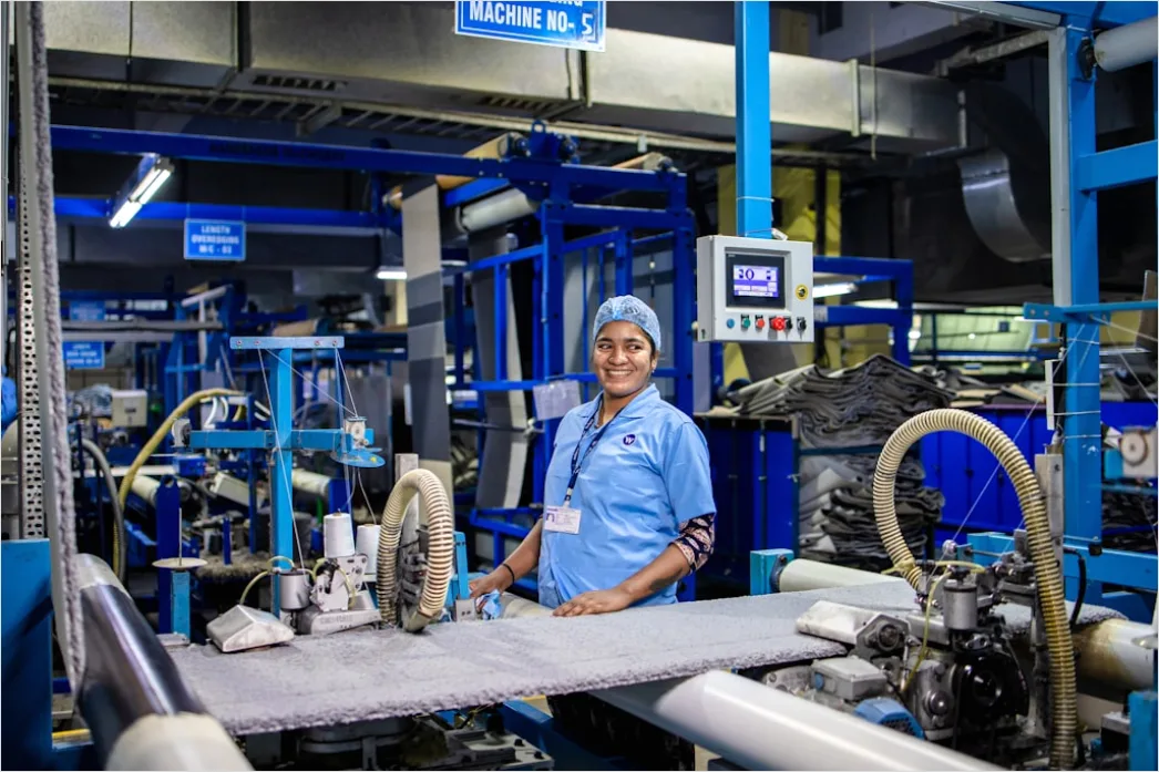 Kunststoffproduktion In Moderner Fabrik Foto 58ff