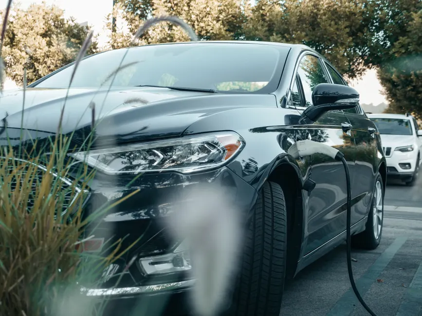 Detail Plug In Hybrid An Ladesäule Bild Number 10