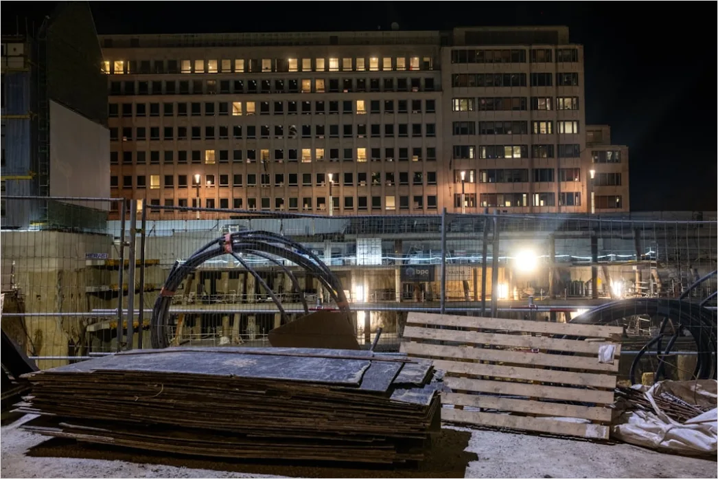 Schwere Metallindustrie Bei Nacht Foto B7a4