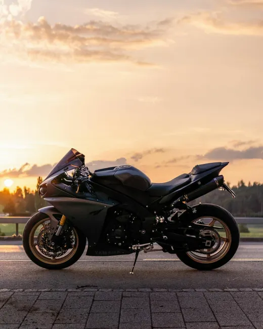 Sportmotorrad Bei Sonnenuntergang Foto Cc26