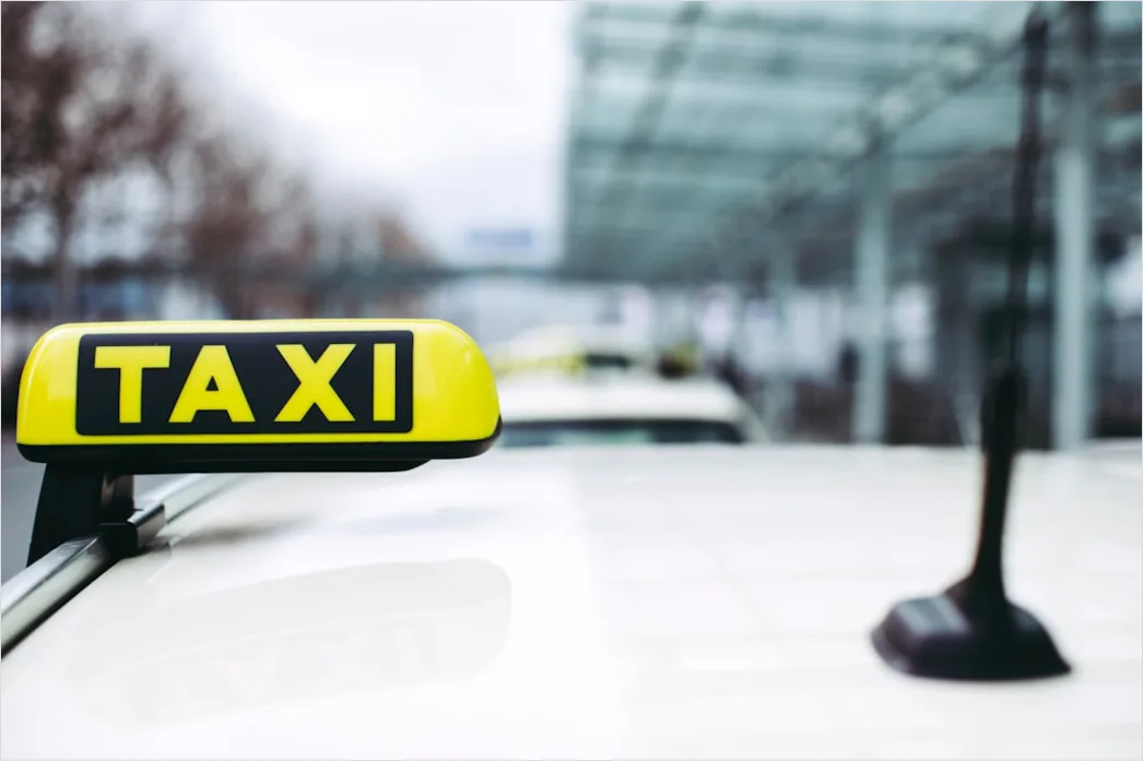 Taxifahrer Am Steuer Foto B9fc