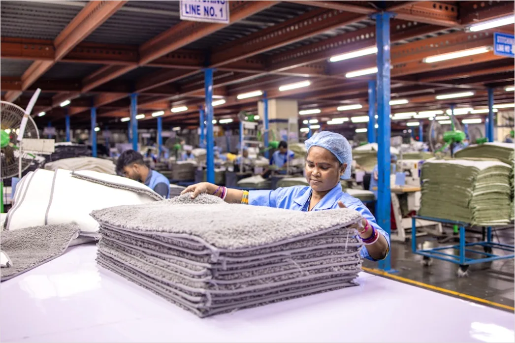 Textilproduktion In Moderner Fabrik Foto