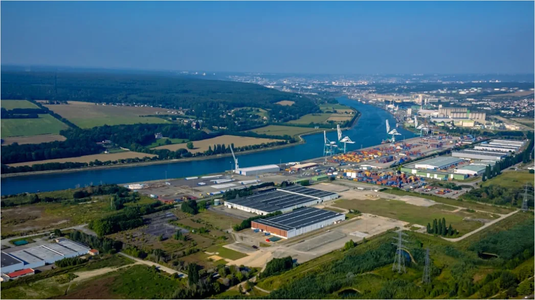 Warenfluss In Industrieller Produktion Foto