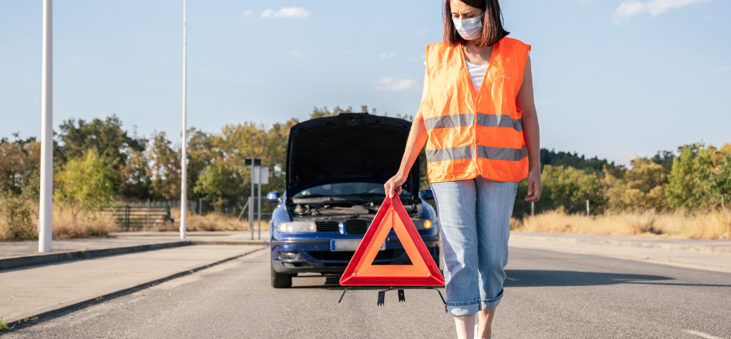 Warnweste Und Pannenauto Auf Autobahn Foto 923f