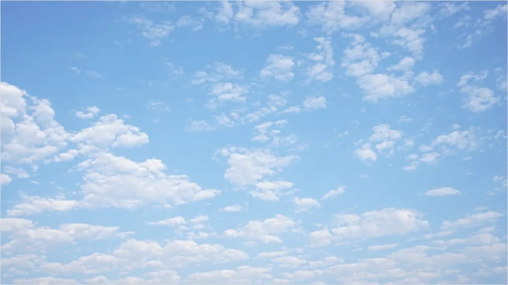 Blauer Himmel Mit Federleichten Wolken 9f38