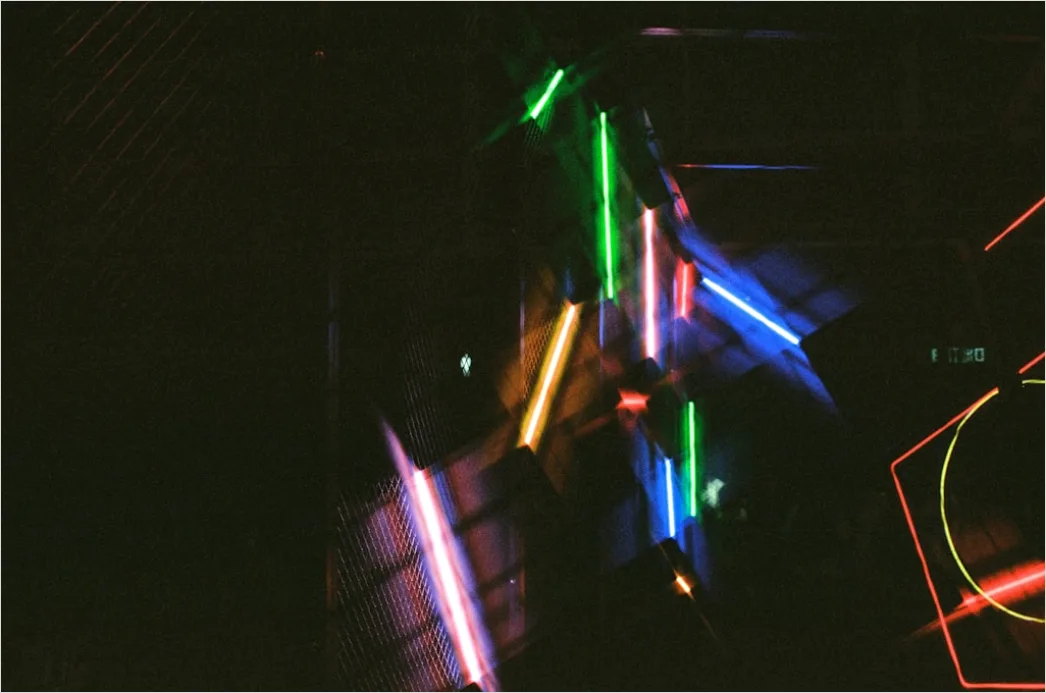 Detail Cyberpunk Hintergrund Mit Bunten Neonlichtern Number 9