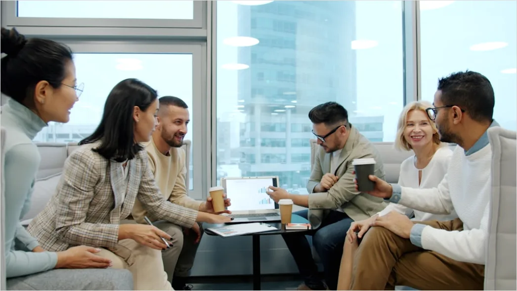 Diverses Team Bei Besprechung Foto 0f2f