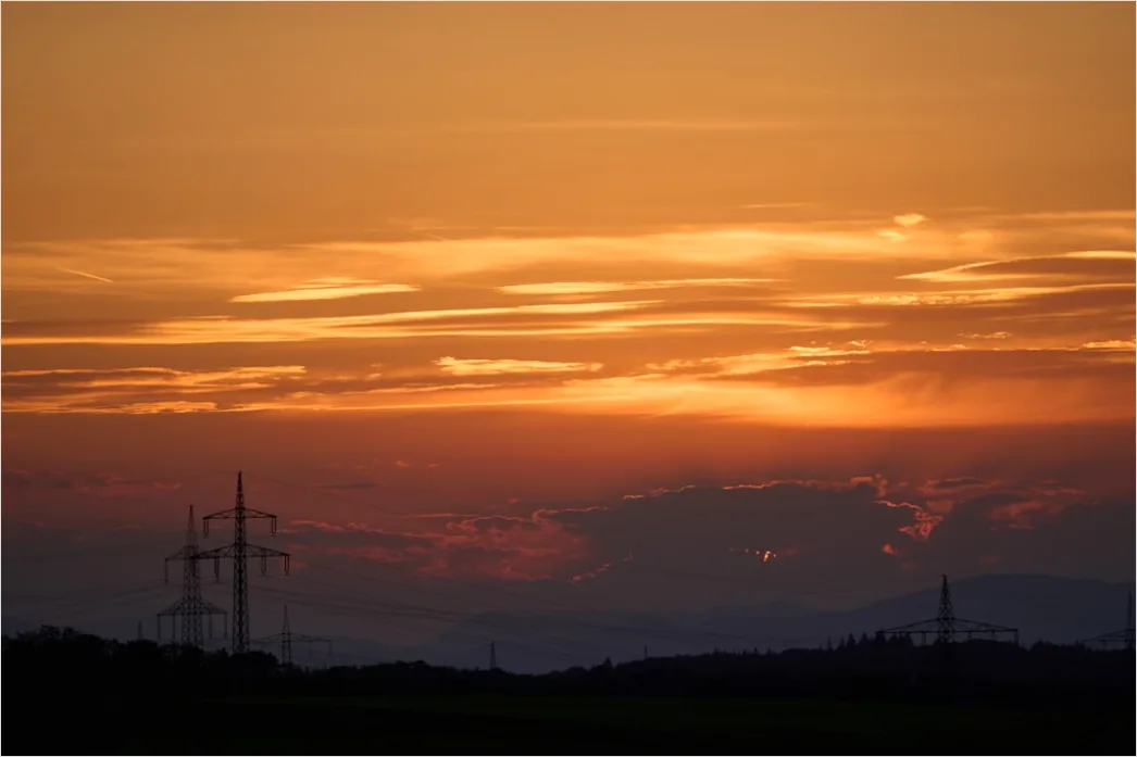 Detail Dramatischer Sonnenuntergang Mit Wolken Number 18