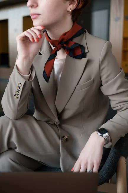 Detail Frau Im Business Outfit Im Büro Bild Number 10