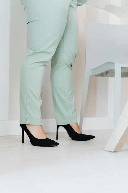 Detail Frau Im Business Outfit Im Büro Bild Number 6