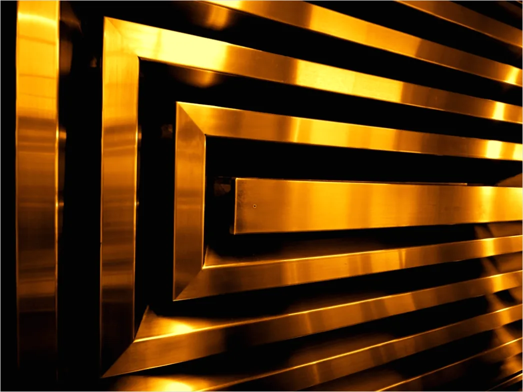 Detail Goldene Geometrische Linien Auf Schwarz Number 12