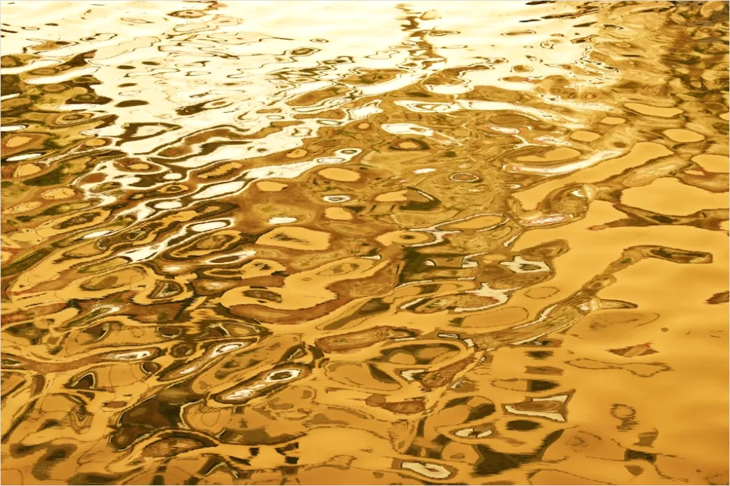 Goldene Sandoberflaeche Mit Sonnenlicht 93f4