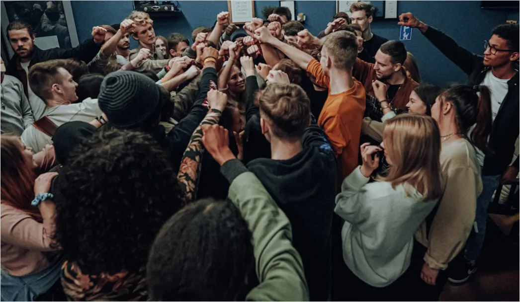 Junge Menschen Feiern Gemeinsam Bild E181