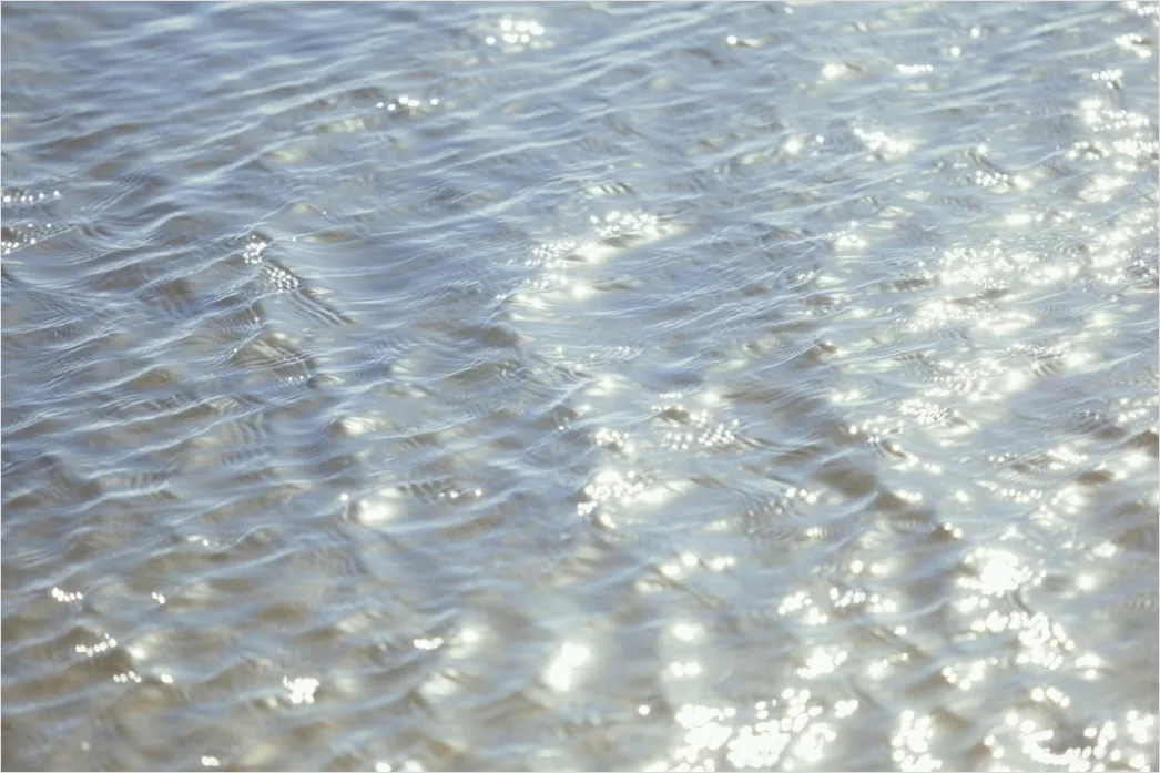 Detail Klare Wasseroberfläche Mit Sanften Wellen Number 11
