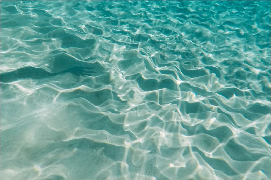 Detail Klare Wasseroberfläche Mit Sanften Wellen Number 5