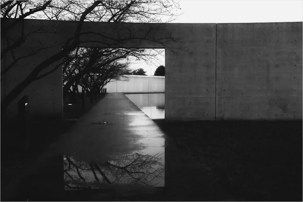 Modische Person Vor Betonwand Bild 3b6f