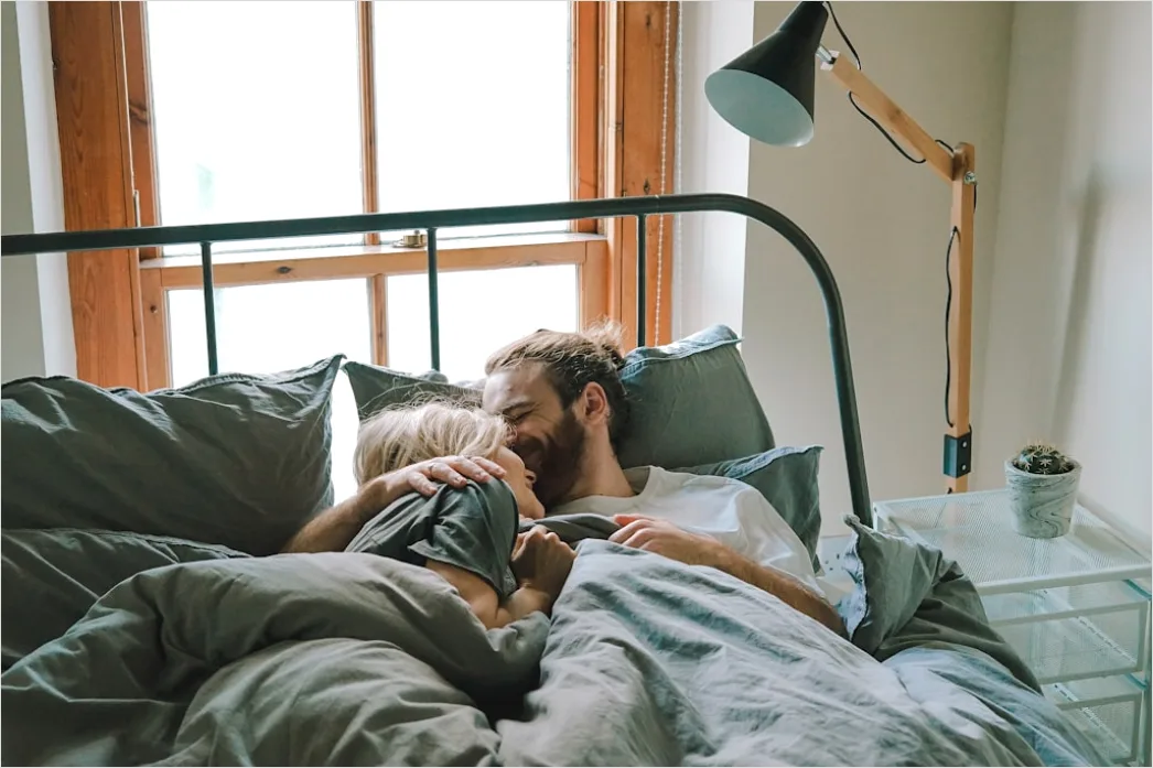Paar Beim Fruehstueck Im Bett Foto 44b6