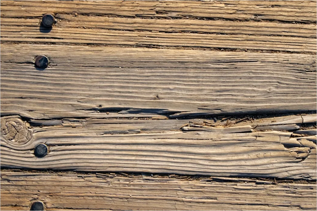Rustikale Holzwand Mit Sichtbaren Naegeln 5262