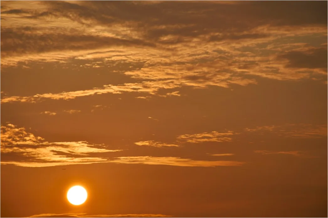 Detail Sonnenstrahlen Durch Wolken Am Himmel Number 7