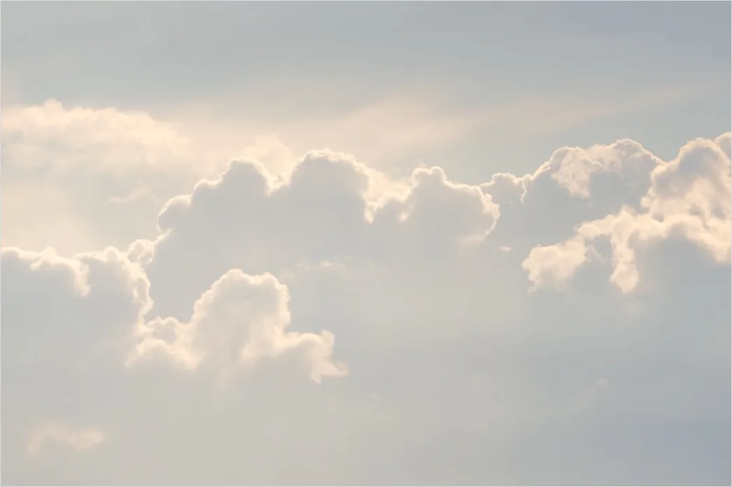Detail Sonnenstrahlen Durch Wolken Am Himmel Number 5