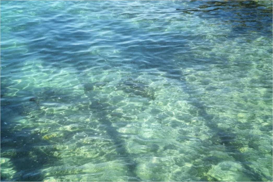 Detail Transparentes Wasser Mit Feinen Wellen Number 8