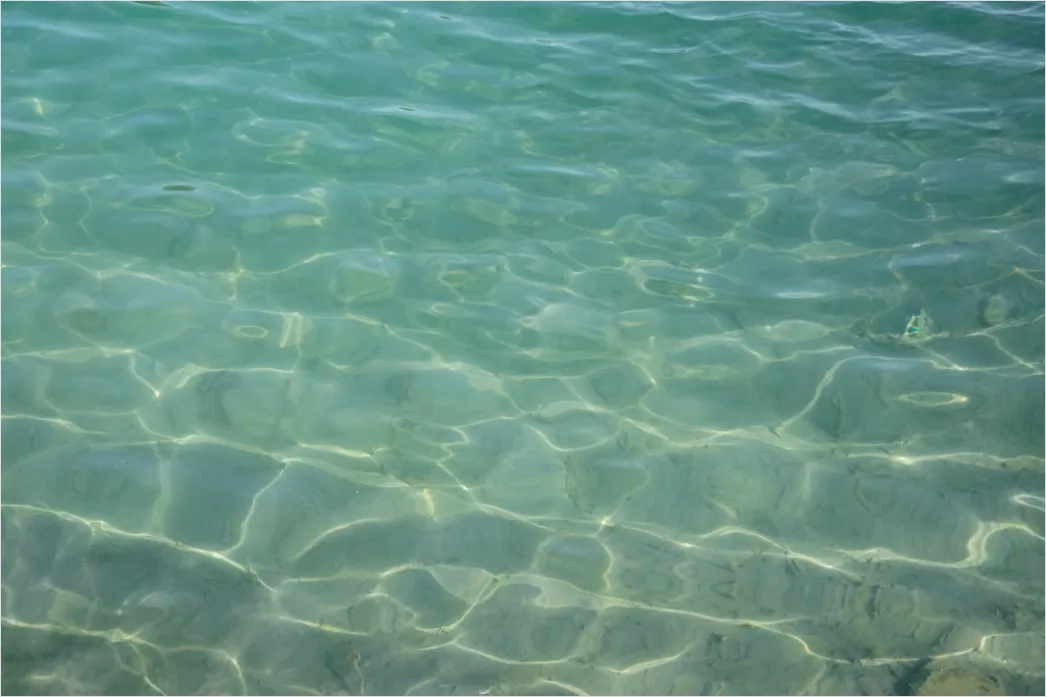 Detail Transparentes Wasser Mit Feinen Wellen Number 10