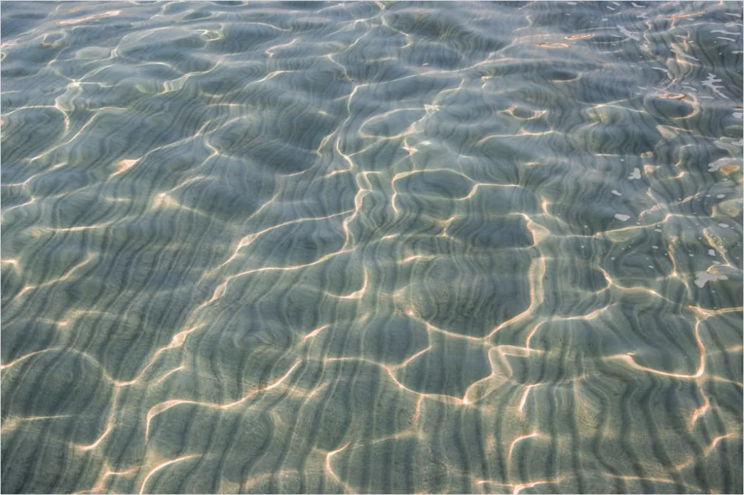 Detail Transparentes Wasser Mit Feinen Wellen Number 12