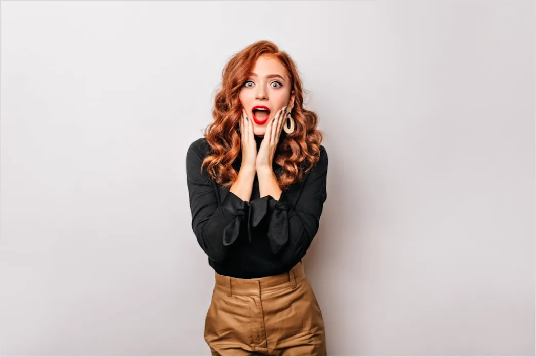 Detail überraschte Frau Mit Offenem Mund Foto Number 10