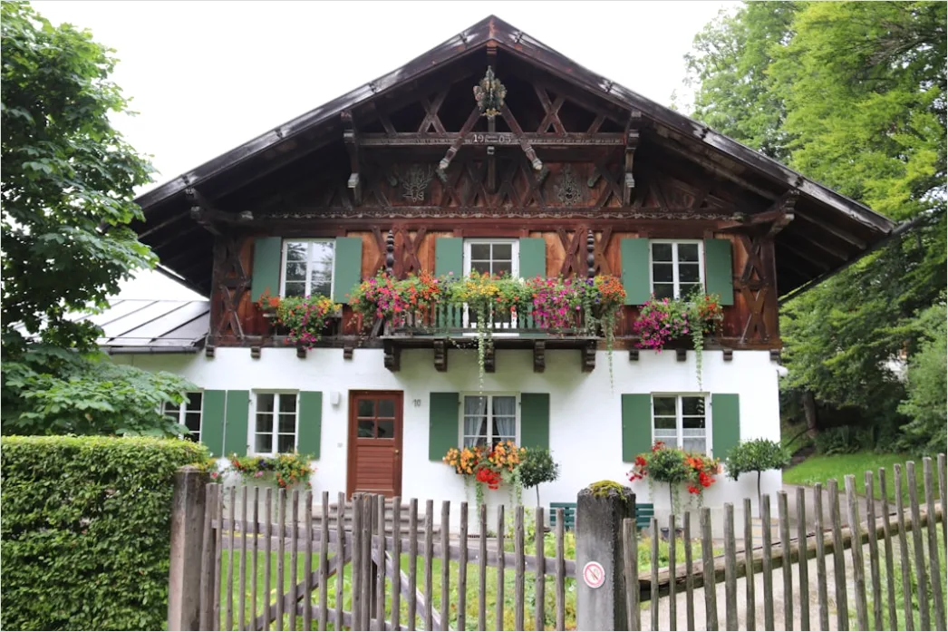 Detail Weiße Holzwand Im Landhaus Stil Number 8