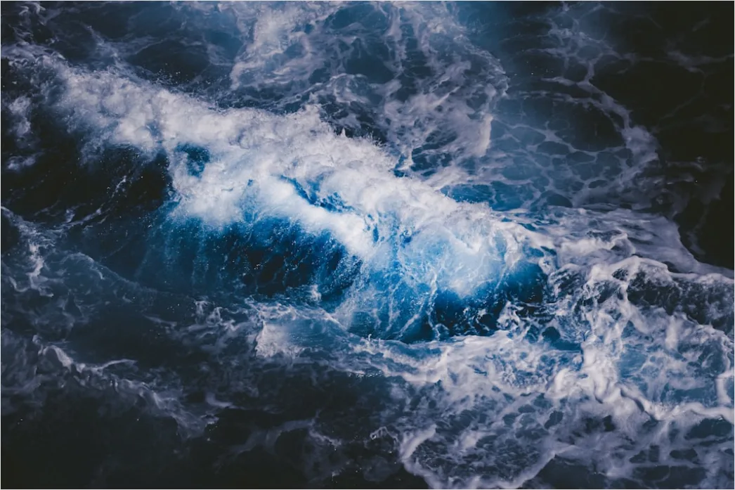 Wellen Im Wasser Als Abstrakter Hintergrund D58c