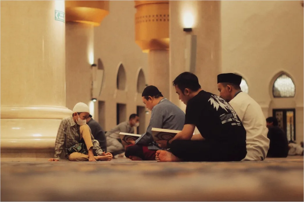 Gambar Akad Nikah Di Masjid Dekorasi Putih 4094