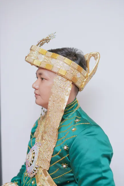 Gambar Pengantin Adat Aceh Warna Emas D706