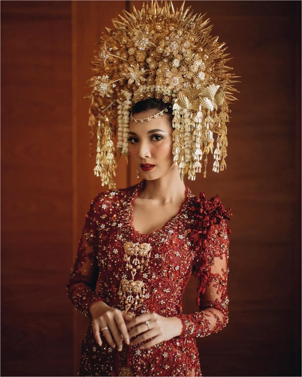 Detail Gambar Pengantin Adat Minang Suntiang Emas Number 13